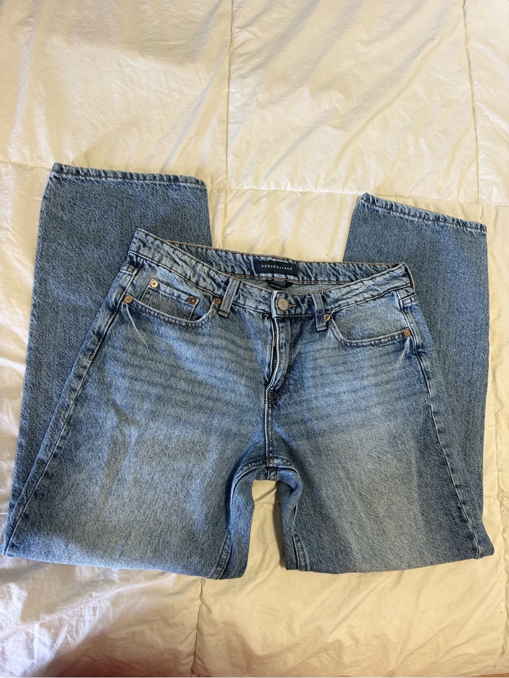 Aeropostale Women's Medium Blue Straight Leg Jeans